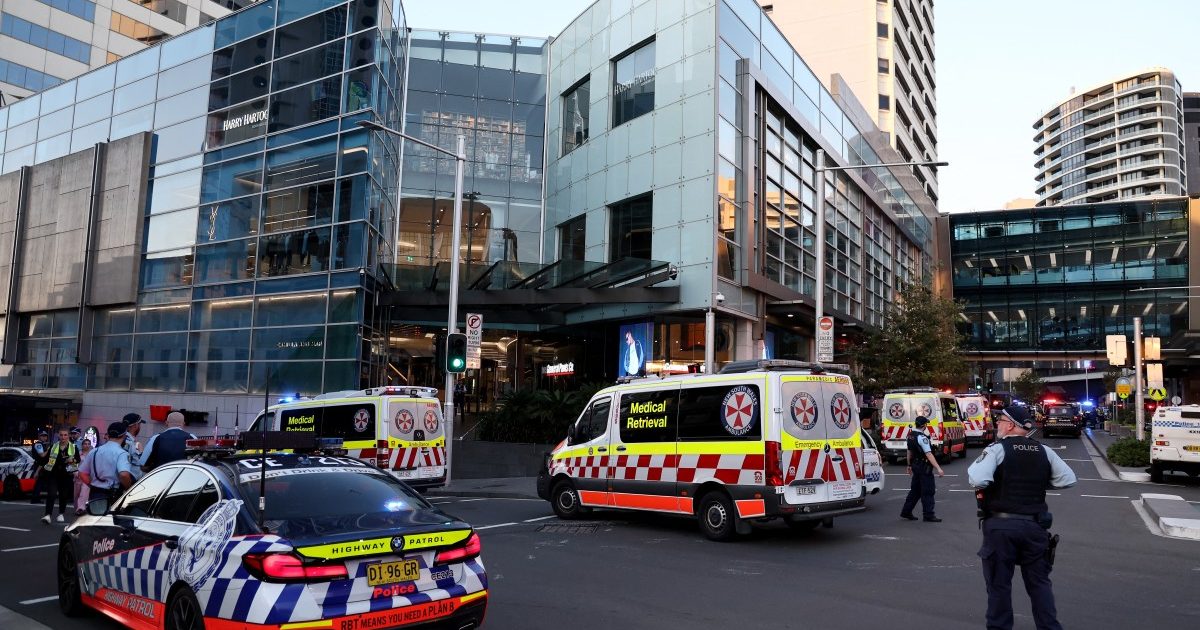 Many stabbed at Australian shopping centre -Police